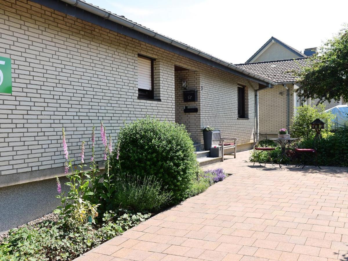 Sunny Flat In Bad Driburg With Garden Apartment Exterior photo
